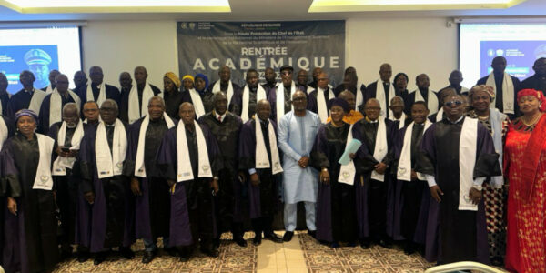 L'Académie des sciences de Guinée lors de la rencontre avec Universitaires sans Frontières