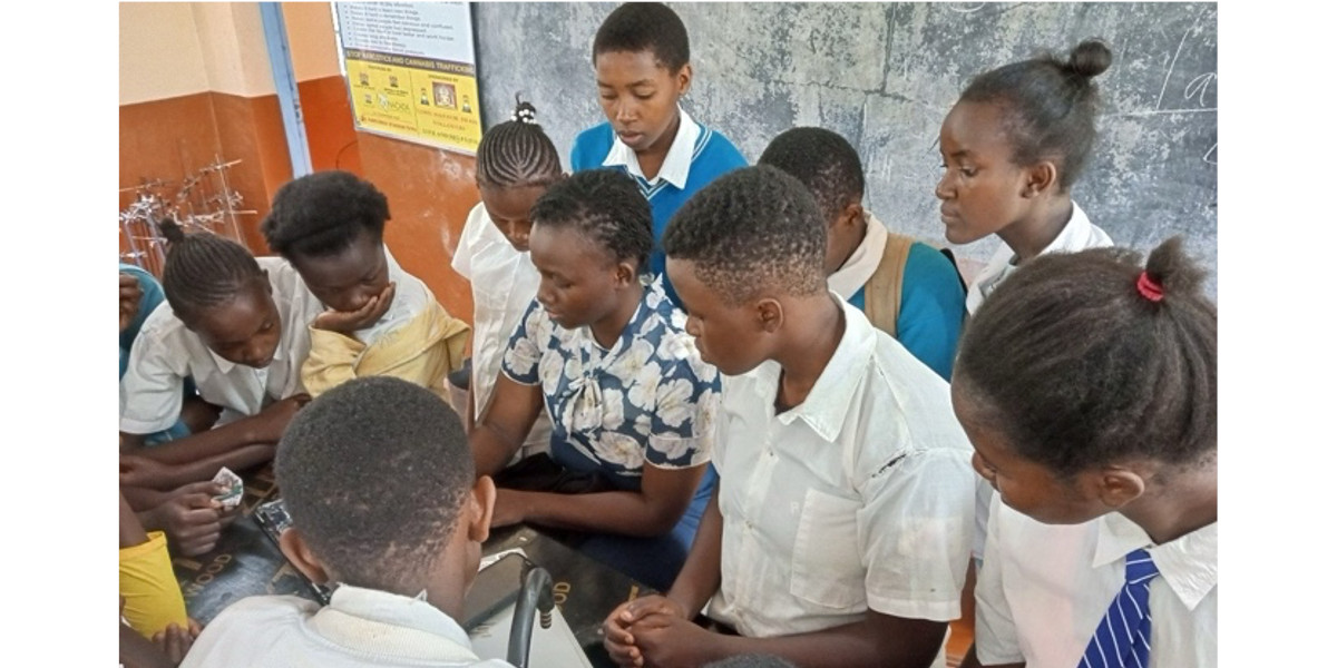 Mentoring High School girls under the EMEJA program, June 2024